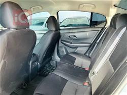 نیسان سێنترا